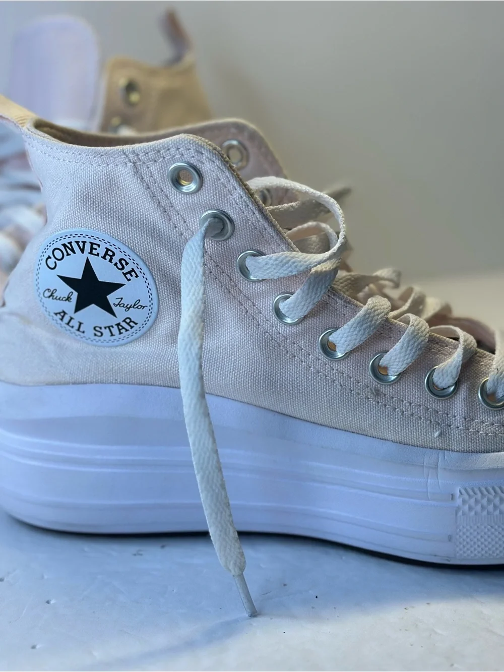 Converse stylish platform